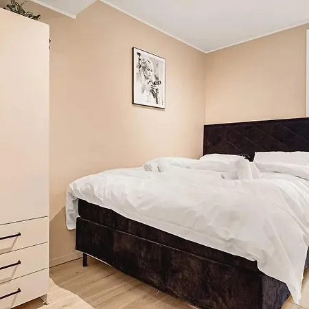 Bright 2-floor In Charming Nordnes Берген