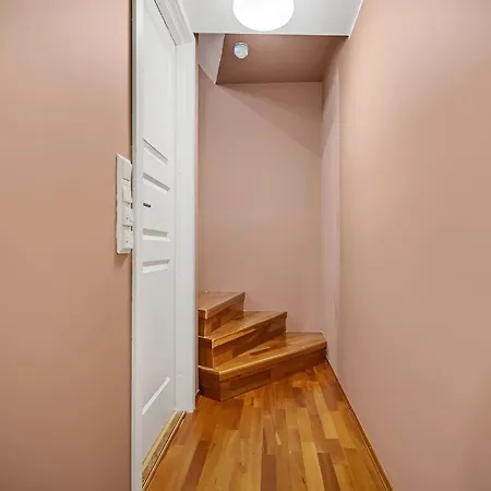 Bright 2-floor In Charming Nordnes Leilighet *